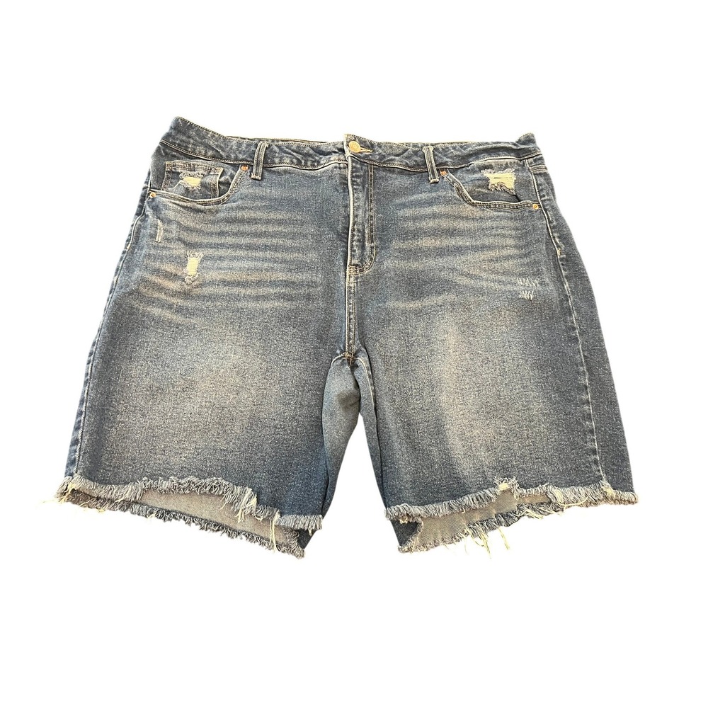 Terra & Sky Womens 22W Distressed Bermuda Denim Shorts Medium Wash Frayed Hem